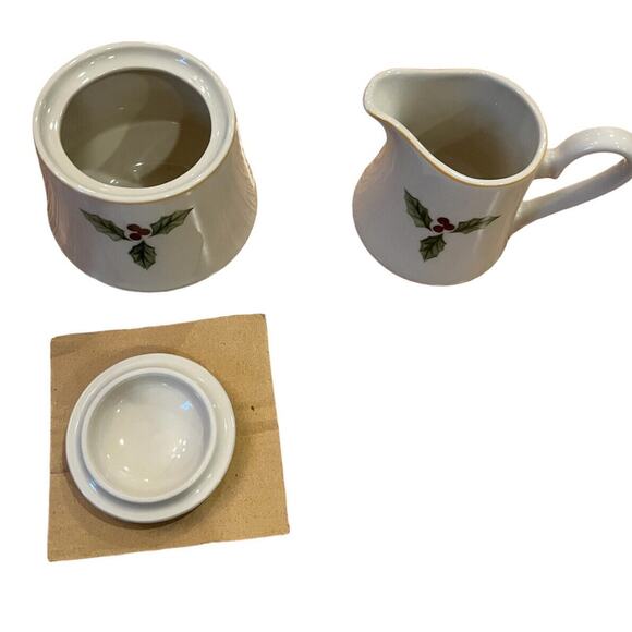 NEW IN BOX Merry Brite Stoneware Sugar & Creamer Holiday Home Collection 2002 - Picture 5 of 5